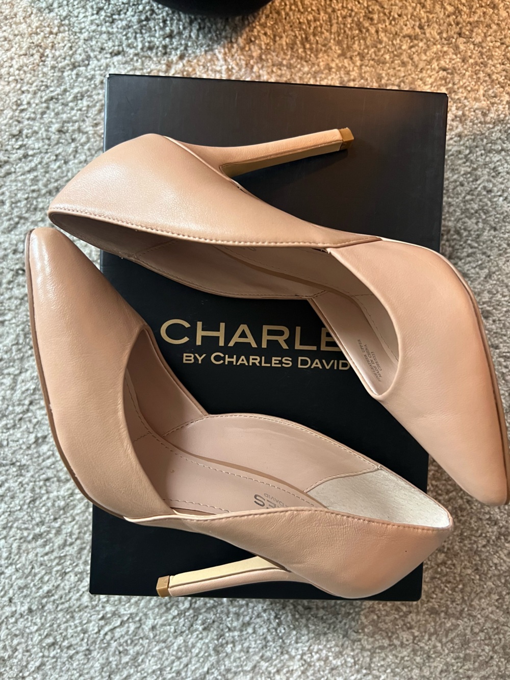 Charles by Charles David nude Parker high heels
size 5.5